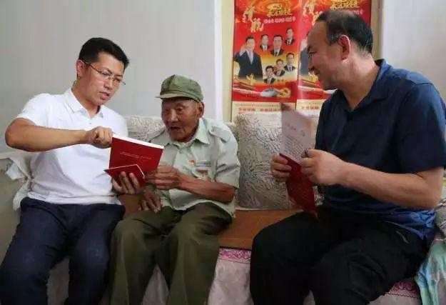 西安:文艺下基层 送福迎新春